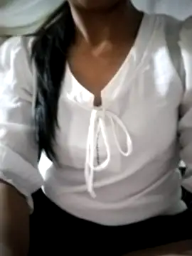 Snapshot of Helen-nn chatting on June 2026 11:30:02 AM Helen-nn online show from June 2026 11:30:02 AM