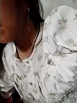 Snapshot of Helen-nn chatting on July 2026 12:48:02 PM Helen-nn online show from July 2026 12:48:02 PM