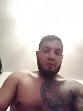 Snapshot of Juanluigui04 chatting on June 2026 02:01:01 AM Juanluigui04 online show from June 2026 02:01:01 AM