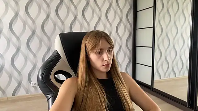 Miss Luna meow online show from June 2026 10:40:02 AM