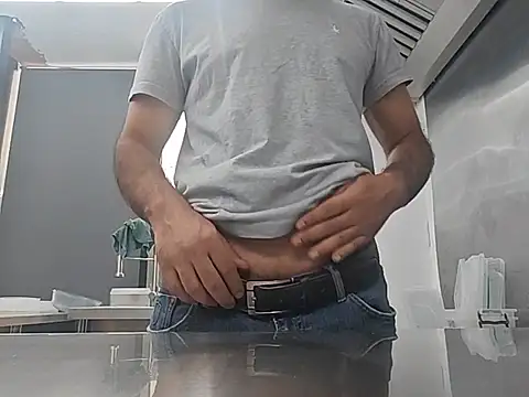 brownskinbull1 online show from July 2026 01:42:01 PM