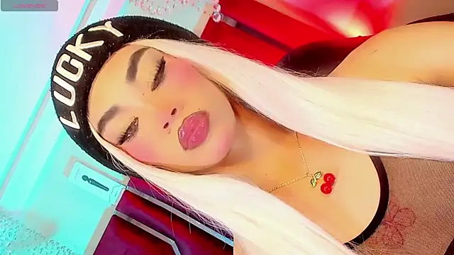 Snapshot of Dafnne-xxx chatting on June 2026 10:01:02 PM Dafnne-xxx online show from June 2026 10:01:02 PM