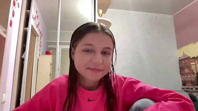 HwaTrippel online show from July 2026 05:15:02 PM