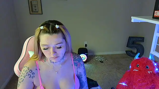 karmathevixen online show from July 2026 04:09:01 PM