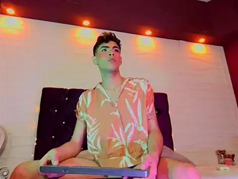 Nicolass 23 online show from July 2026 01:26:02 PM