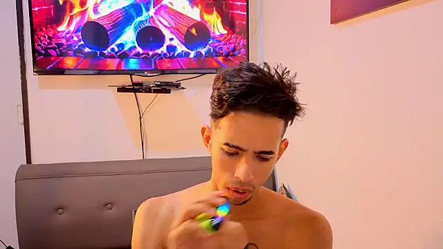 alexandro260 online show from July 2026 03:33:02 AM