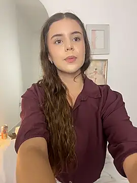 Snapshot of Isabellebotero chatting on July 2026 03:18:02 PM Isabellebotero online show from July 2026 03:18:02 PM