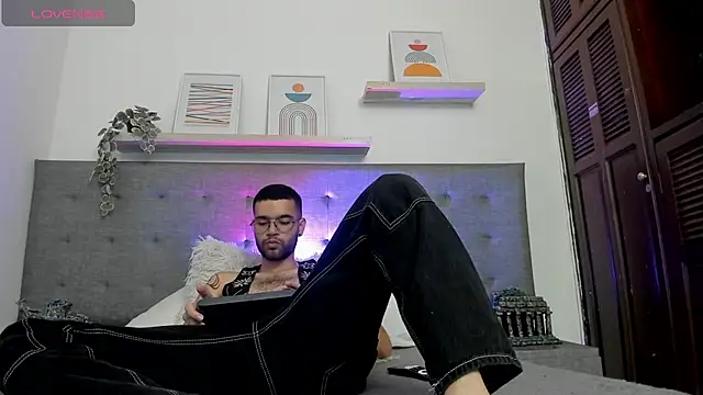 elliot flame online show from June 2026 03:27:01 PM