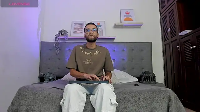 elliot flame online show from June 2026 02:32:02 PM