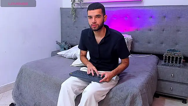 elliot flame online show from July 2026 04:02:01 PM