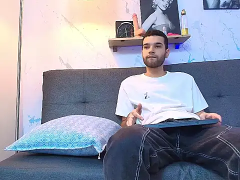 elliot flame online show from July 2026 09:10:01 PM