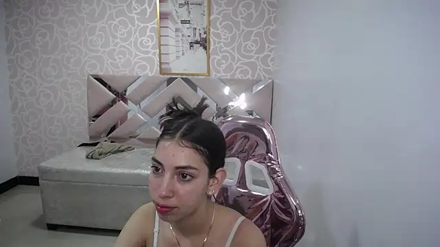 Snapshot of KiaraStar_ch chatting on July 2026 07:42:02 PM KiaraStar ch online show from July 2026 07:42:02 PM