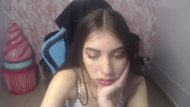Snapshot of KiaraStar_ch chatting on July 2026 01:04:02 PM KiaraStar ch online show from July 2026 01:04:02 PM