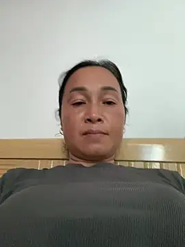 Snapshot of Loly_hana chatting on July 2026 02:43:01 AM Loly hana online show from July 2026 02:43:01 AM