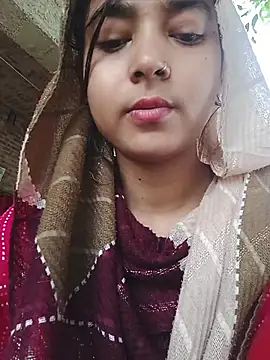 Snapshot of Simran_143 chatting on August 2026 05:39:02 AM Simran 143 online show from August 2026 05:39:02 AM