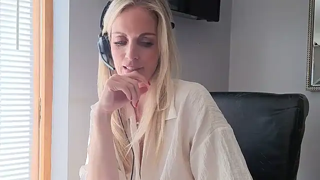 Bonnie Ryder online show from July 2026 11:37:02 AM