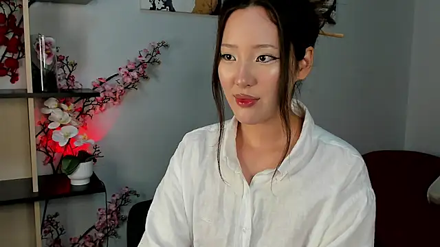 Lillie sunn online show from June 2026 10:01:01 PM