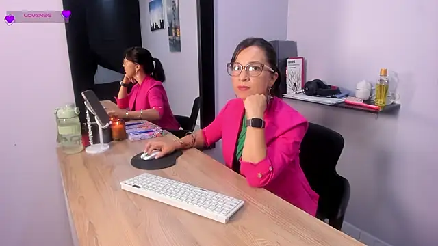 Greta Borbon  online show from July 2026 11:24:01 AM