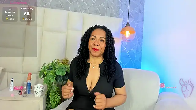 Nahomi Dominique online show from July 2026 12:44:01 PM