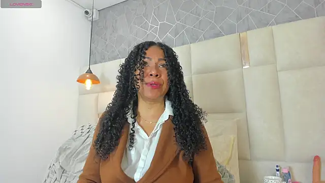 Nahomi Dominique online show from July 2026 12:53:01 PM
