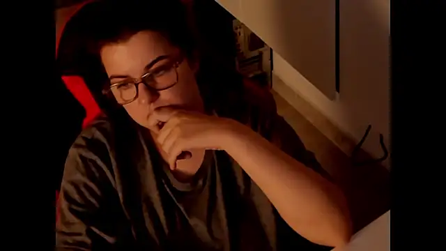 Meloh Molly online show from July 2026 09:39:01 PM