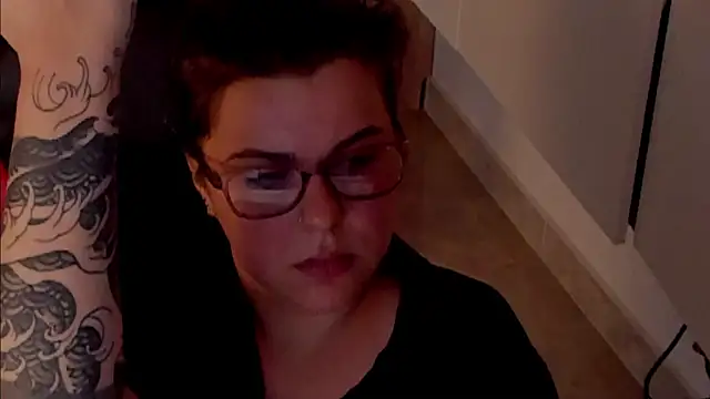 Meloh Molly online show from July 2026 07:32:01 PM