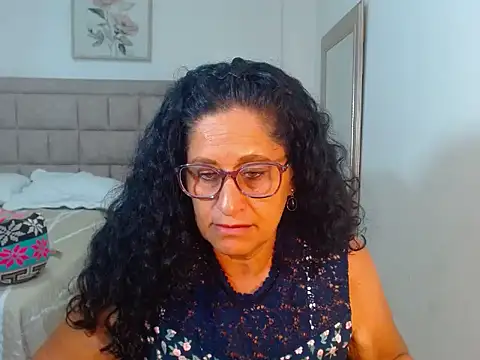 juanitaaxoox online show from July 2026 01:37:02 PM