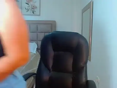 juanitaaxoox online show from July 2026 01:25:02 PM