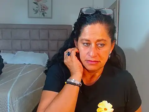 juanitaaxoox online show from July 2026 04:16:01 PM