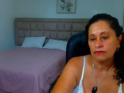 juanitaaxoox online show from July 2026 02:13:01 PM