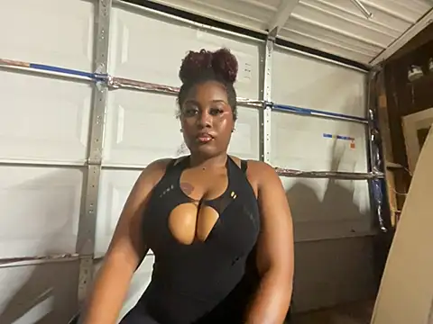 bighettobooty online show from July 2026 03:11:02 AM