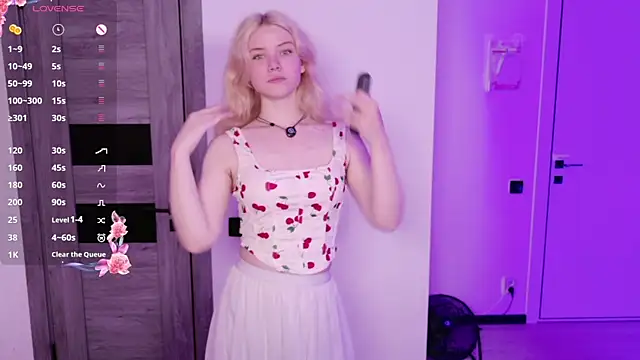 ChloeWells online show from July 2026 03:35:01 AM