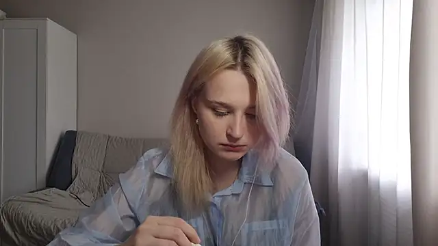 BloomMoon online show from June 2026 11:03:02 AM