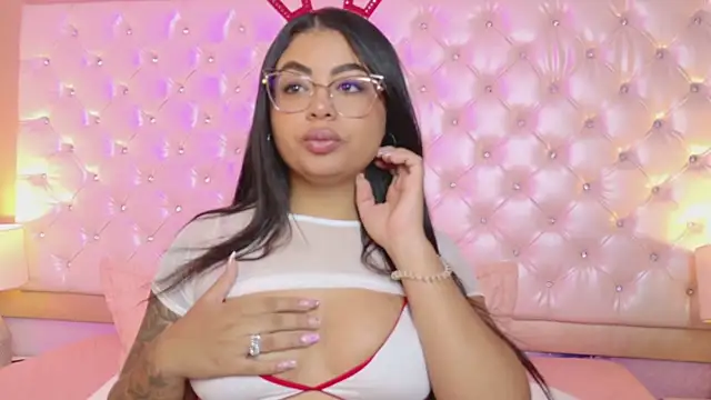 HANNAROSEE online show from July 2026 01:14:02 PM