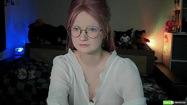JulietFowler online show from July 2026 05:00:01 AM
