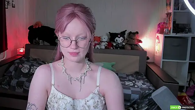 JulietFowler online show from July 2026 10:39:01 AM