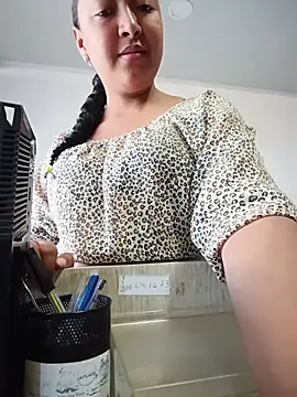 HeLiSa69ebony online show from July 2026 11:36:01 AM