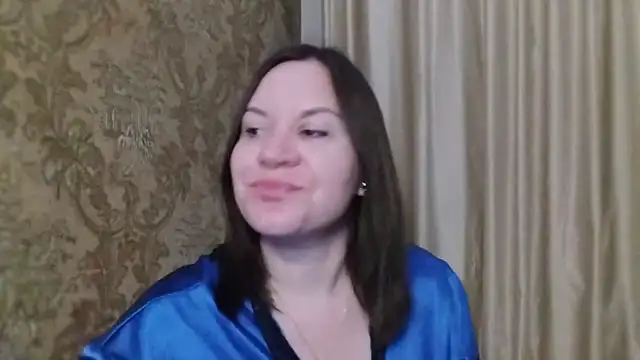 Lauralison online show from July 2026 07:27:01 PM