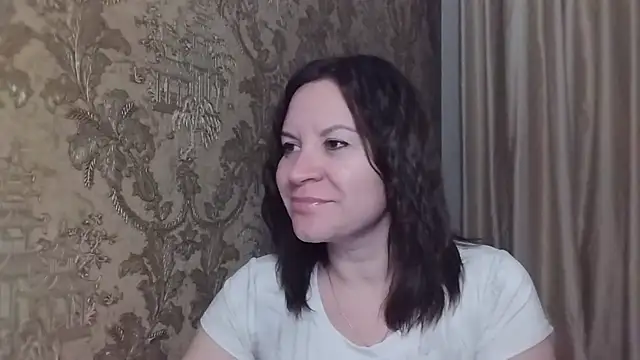 Lauralison online show from July 2026 08:24:02 PM