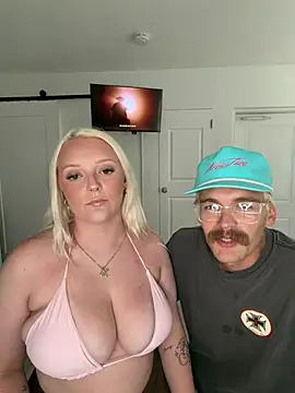 Snapshot of Blondebarbie21 chatting on June 2026 08:57:01 PM Blondebarbie21 online show from June 2026 08:57:01 PM