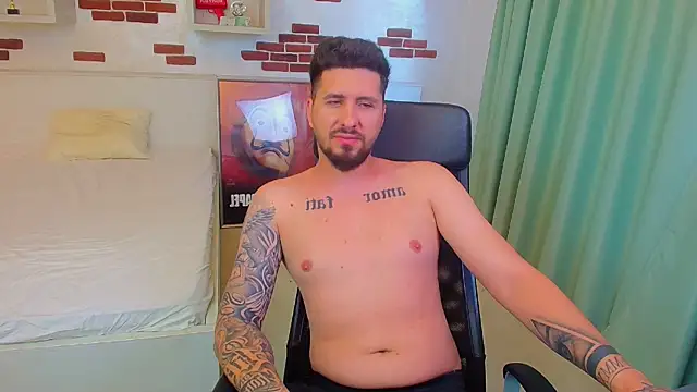 LoganStroud online show from July 2026 04:38:01 AM