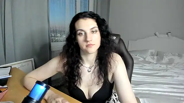 Avelinatt online show from July 2026 09:06:02 PM