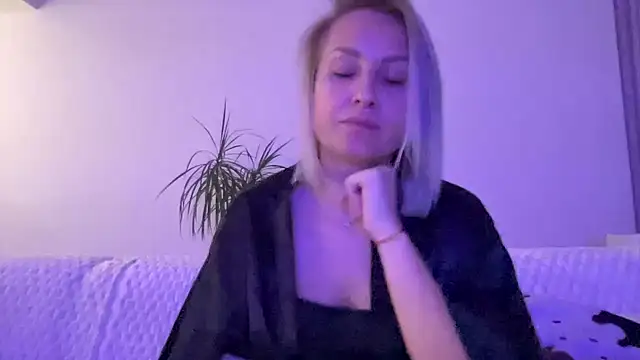 Delissaxx online show from July 2026 06:46:02 PM