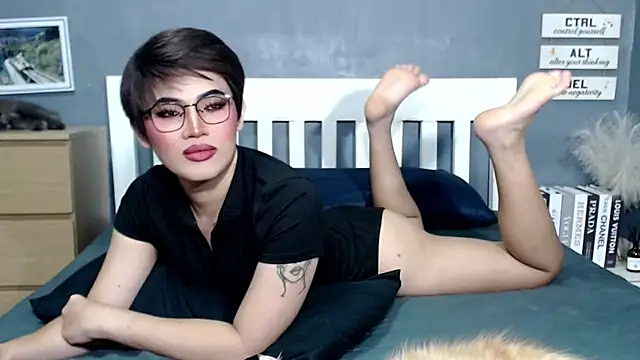 STUCK on YOU  online show from May 2026 11:44:01 PM