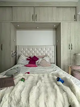 OliviaLuuxe online show from July 2026 02:40:01 AM