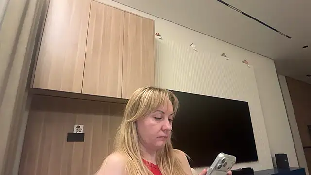 Dorielle online show from June 2026 06:01:02 PM