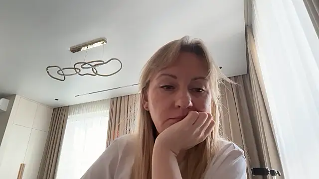 Dorielle online show from July 2026 12:33:01 PM