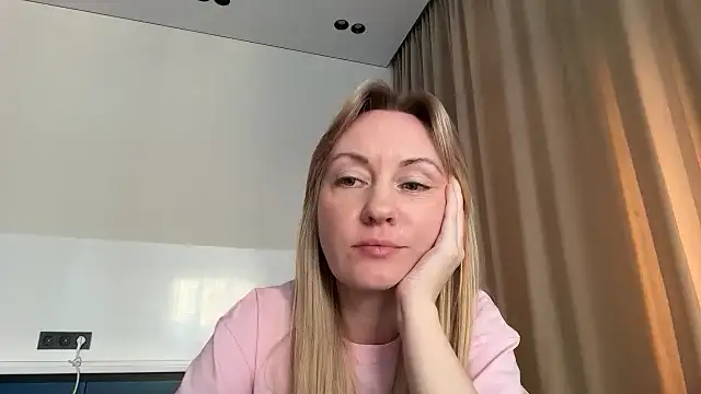 Dorielle online show from July 2026 01:39:02 PM