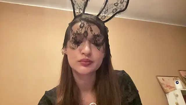 Nolenne online show from July 2026 07:43:01 PM