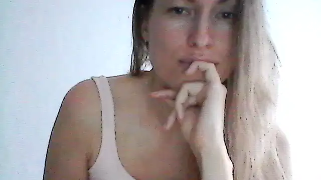 Snapshot of Nimetta chatting on August 2026 09:41:02 AM Nimetta online show from August 2026 09:41:02 AM